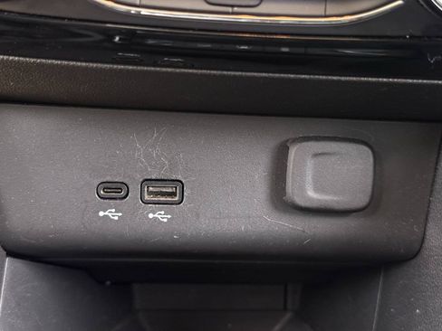 Used 2024 Buick Encore GX Sport Touring AWD/4WD image 21