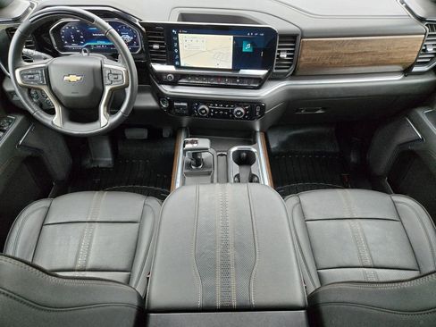 Used 2023 Chevrolet Silverado 1500 High Country w/ Technology Package AWD/4WD image 16
