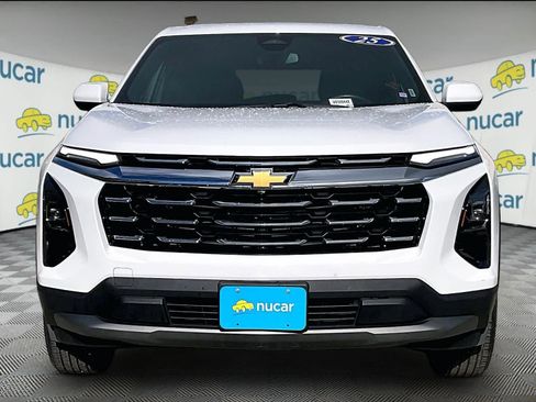 Used 2025 Chevrolet Equinox LT image 2