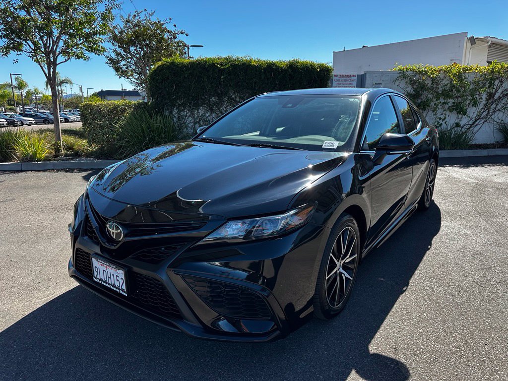 Used 2024 Toyota Camry SE FWD image 4