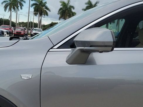 Used 2025 Cadillac XT4 Premium Luxury FWD image 5