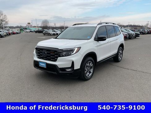 Certified 2023 Honda Passport TrailSport image 2