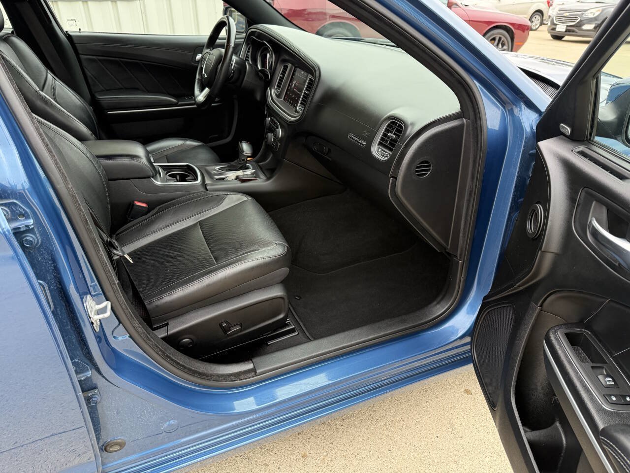 Used 2022 Dodge Charger SXT w/ Plus Group AWD/4WD image 11