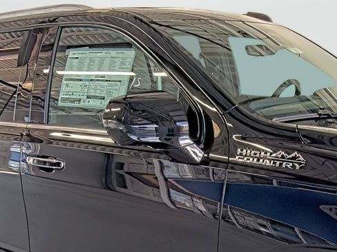 New 2026 Chevrolet Tahoe High Country AWD/4WD image 17