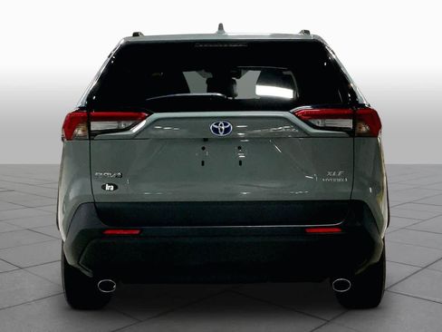 Used 2021 Toyota RAV4 XLE w/ Convenience Package AWD/4WD image 5