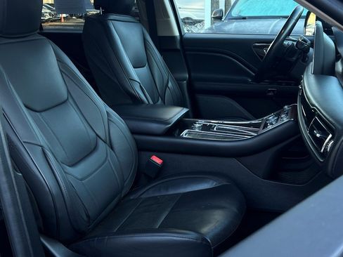 Used 2022 Lincoln Aviator Reserve image 11