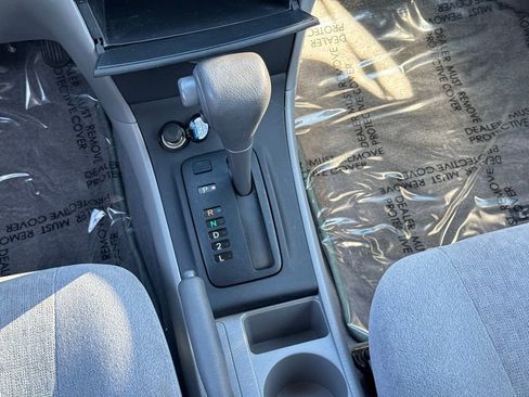 Used 2004 Toyota Corolla LE image 19