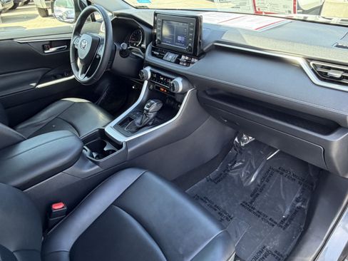 Certified 2019 Toyota RAV4 XLE Premium w/ Carpet Mat Package FWD image 9