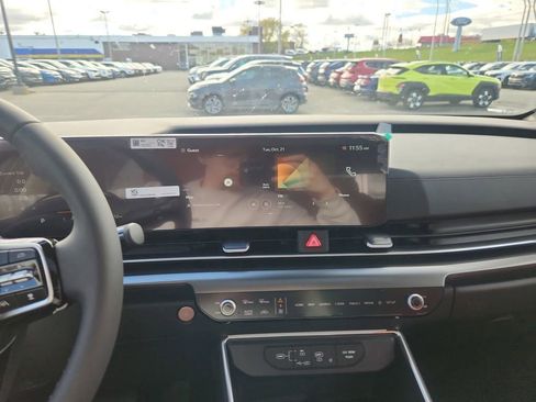 New 2026 Kia Carnival SX w/ SX Dark Edition Package image 16