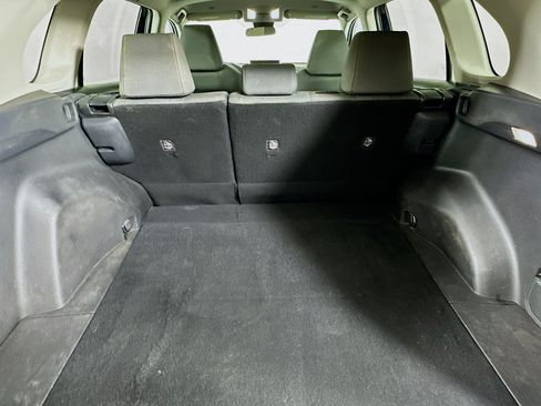 Used 2023 Toyota RAV4 XLE AWD/4WD image 7