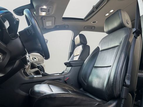 Used 2018 Chevrolet Traverse LT image 24