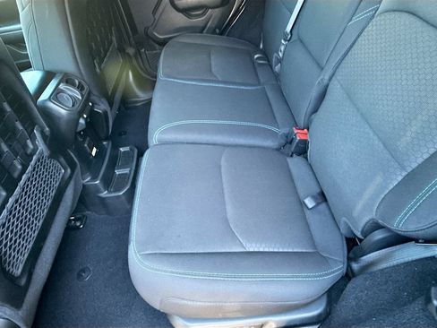 Used 2022 Jeep Wrangler Unlimited Rubicon 4xe AWD/4WD image 29