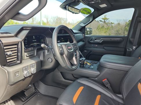 Used 2024 GMC Sierra 1500 AT4 w/ Technology Package image 17
