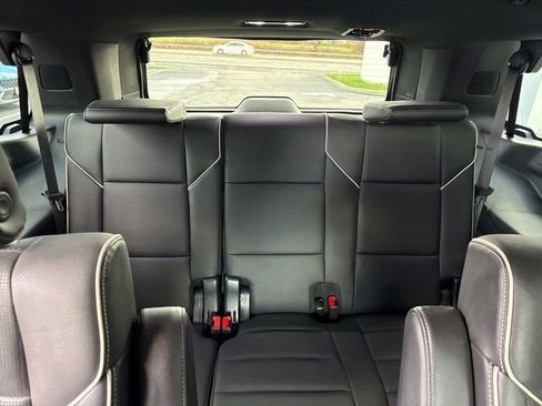 Used 2023 Cadillac Escalade Premium Luxury image 9