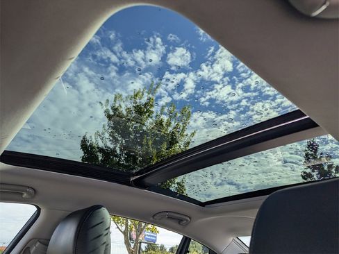 Used 2017 Kia K900 Luxury image 13