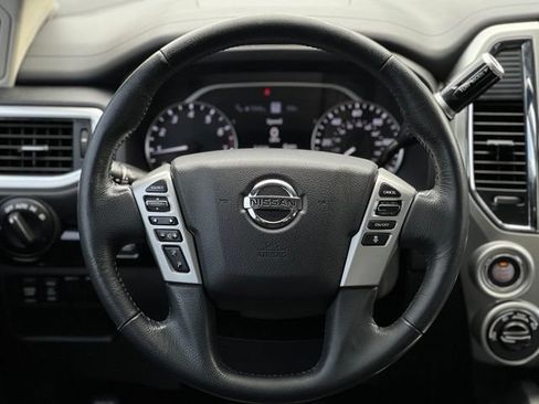 Used 2021 Nissan Titan SV w/ SV Convenience Package AWD/4WD image 30