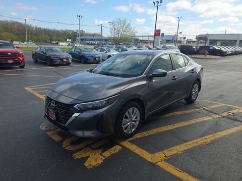 Certified 2025 Nissan Sentra S FWD image 8
