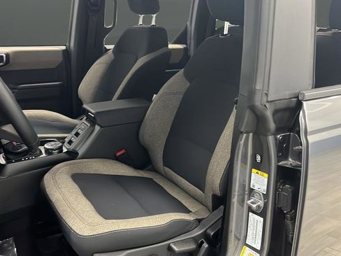 Used 2025 Ford Bronco Big Bend image 9
