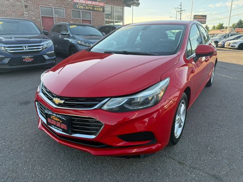 Used 2017 Chevrolet Cruze LT w/ Convenience Package FWD image 4