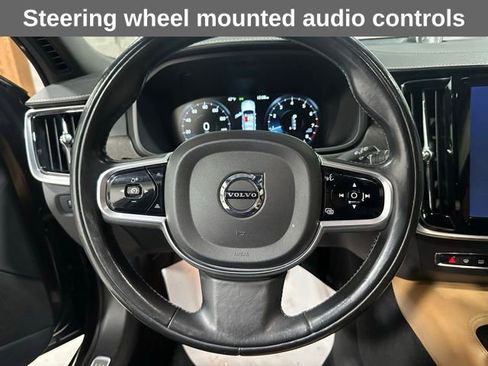 Used 2017 Volvo V90 T6 Cross Country image 19