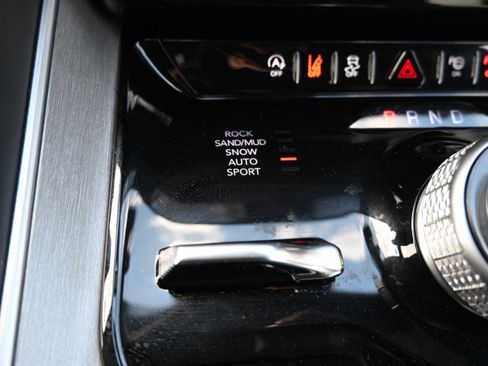 Used 2025 Jeep Wagoneer Series II image 30