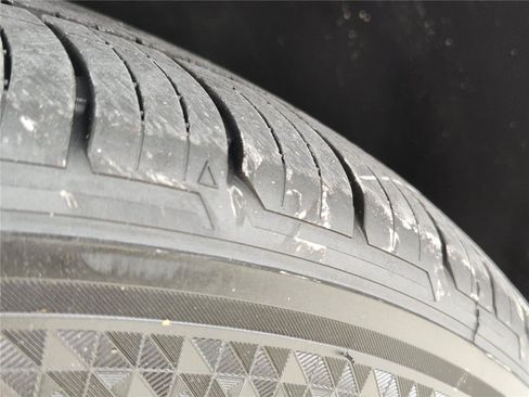 Used 2024 Kia Telluride S w/ S Sunroof Package FWD image 12