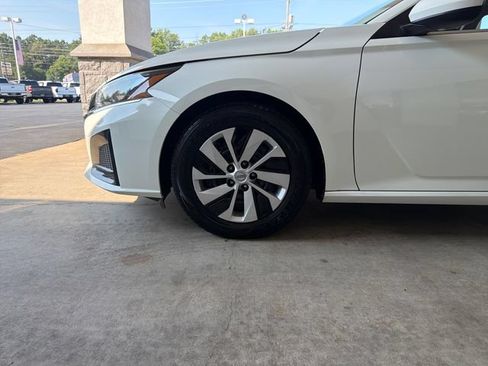 Used 2023 Nissan Altima 2.5 S FWD image 29