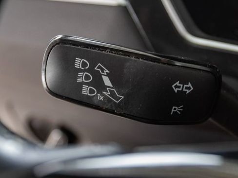 Used 2019 Volkswagen Tiguan SEL image 13