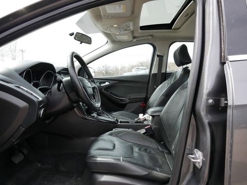Used 2017 Ford Focus Titanium FWD image 15