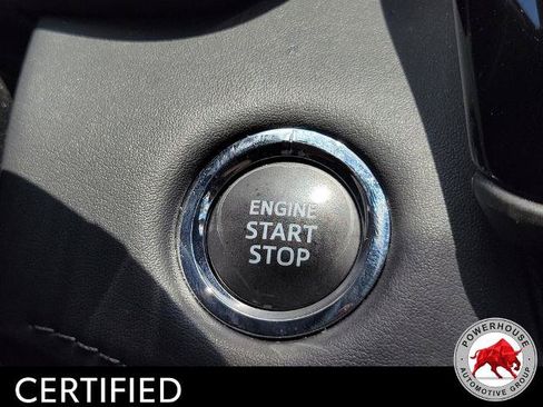 Used 2022 Toyota Highlander XLE FWD image 38