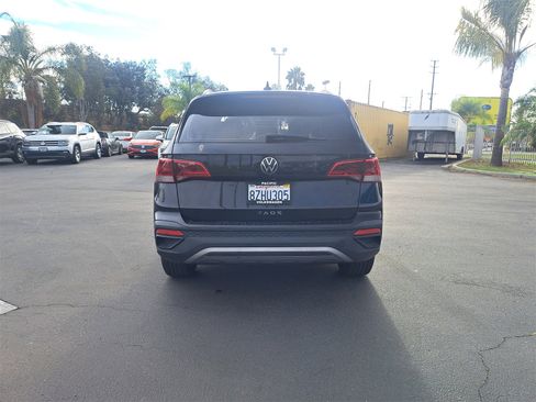 Used 2022 Volkswagen Taos S image 6