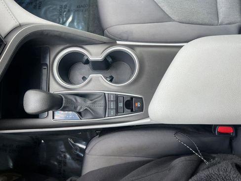 Used 2022 Toyota Camry LE image 24