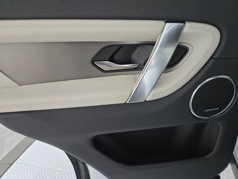 Used 2025 Land Rover Discovery Sport Dynamic SE AWD/4WD image 21