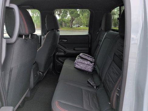 Used 2025 Nissan Frontier PRO-4X AWD/4WD image 13