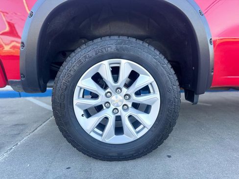 Used 2019 Chevrolet Silverado 1500 Custom image 17