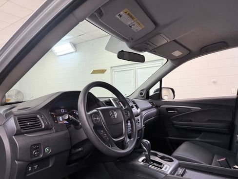 Used 2018 Honda Ridgeline Sport image 15