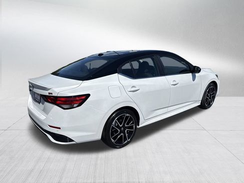 New 2025 Nissan Sentra SR FWD image 8