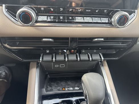 New 2026 GMC Canyon Denali image 25