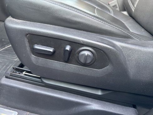 Used 2020 GMC Sierra 1500 SLT w/ SLT Premium Plus Package image 19