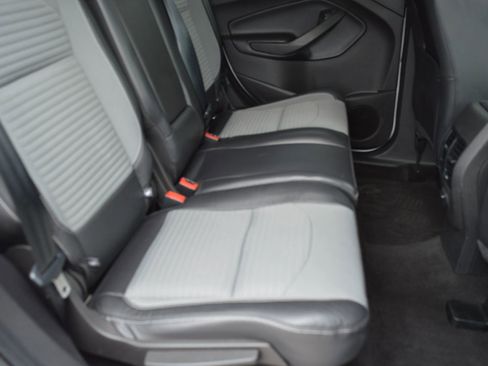 Used 2019 Ford Escape SE image 24