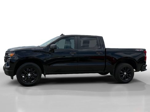 Used 2023 Chevrolet Silverado 1500 Custom AWD/4WD image 2