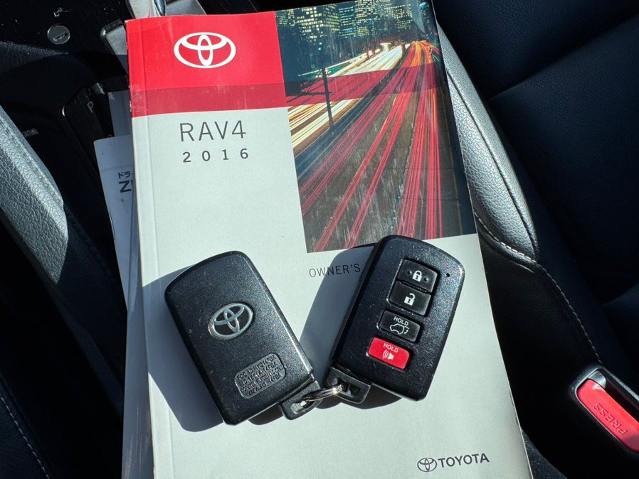 Used 2016 Toyota RAV4 Limited AWD/4WD image 21