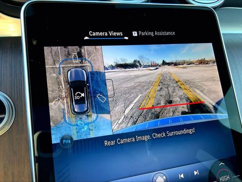 Used 2026 Mercedes-Benz GLC 300 4MATIC image 8