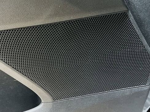 Certified 2025 Kia Sorento LX FWD image 18