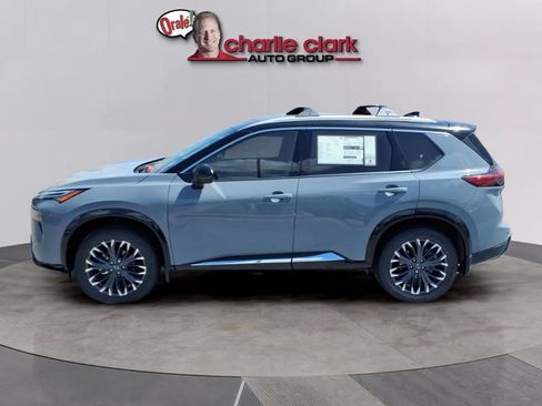 New 2026 Nissan Rogue Platinum w/ Platinum Premium Package AWD/4WD image 2