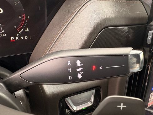 Used 2025 GMC Yukon AT4 AWD/4WD image 22
