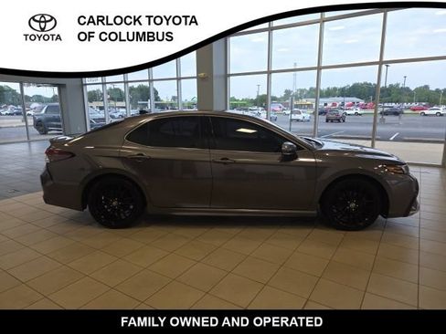 Used 2021 Toyota Camry XSE FWD image 7
