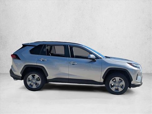 Used 2025 Toyota RAV4 XLE image 4