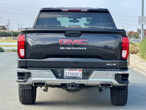 Used 2020 GMC Sierra 1500 SLE w/ X31 Off-Road Package image 5