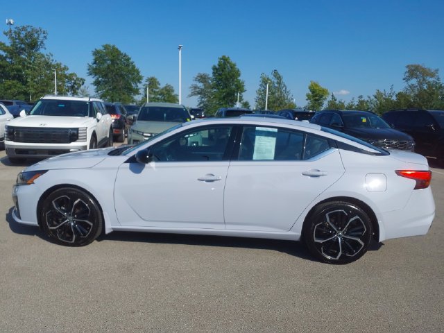 Used 2025 Nissan Altima 2.5 SR w/ SR Premium Package AWD/4WD image 8